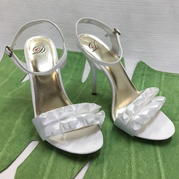 New Exciting White Heels by D - Picture 2 of 8